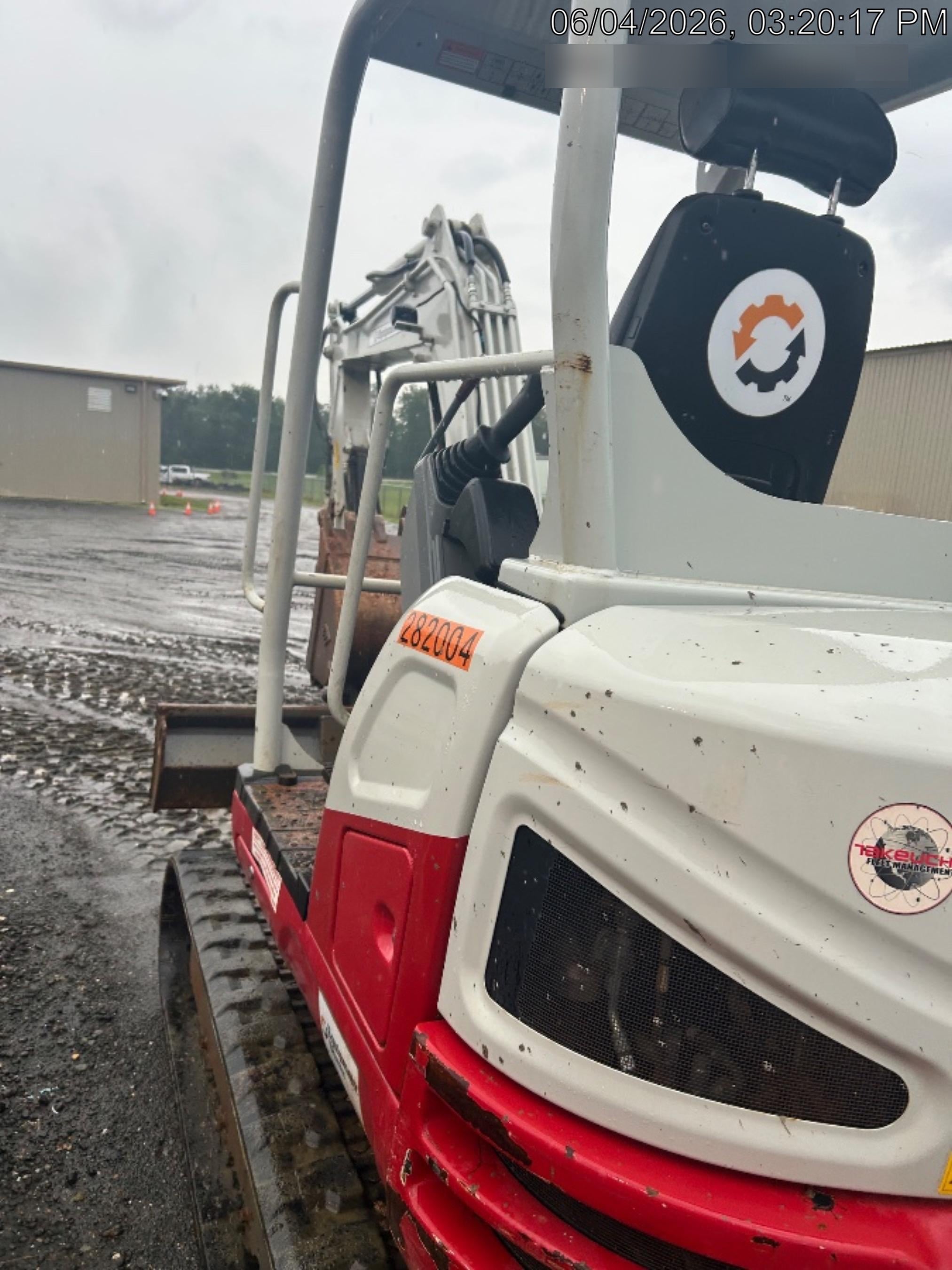 2022 TAKEUCHI TB250-2R