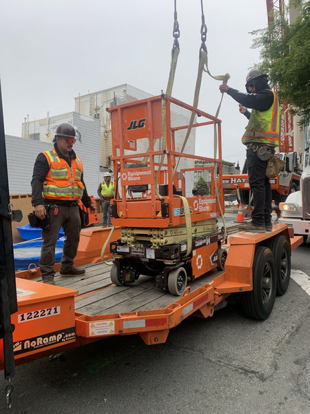 2022 JLG ES1330L