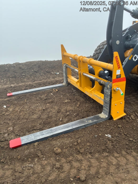 2025 JOHN DEERE 96" Loader Fork Carriage - John Deere