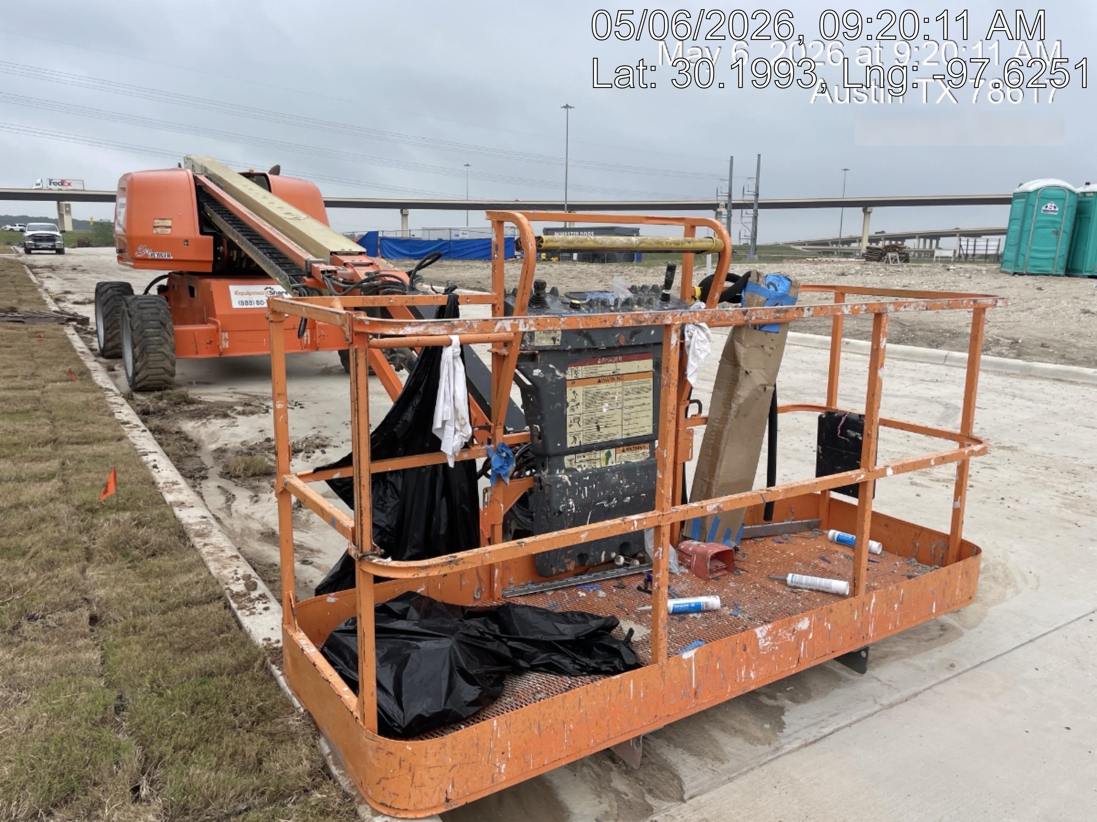 2018 JLG 660SJ
