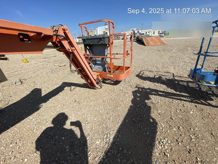 2016 JLG E450AJ