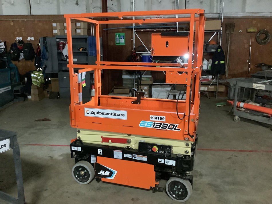 2021 JLG ES1330L