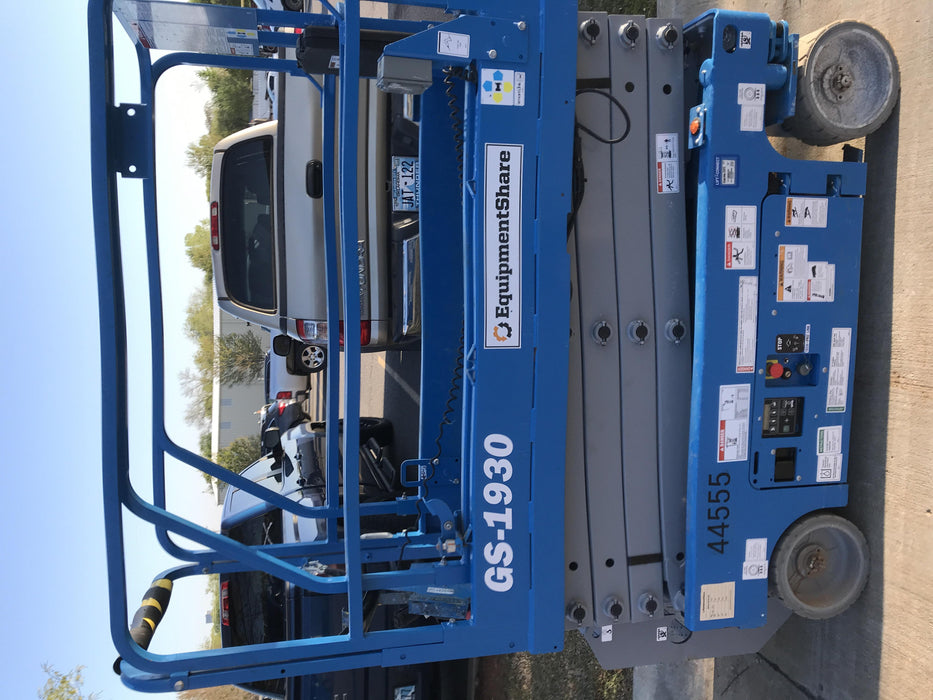 2019 Genie GS-1930 Fixed rails with chain Entry