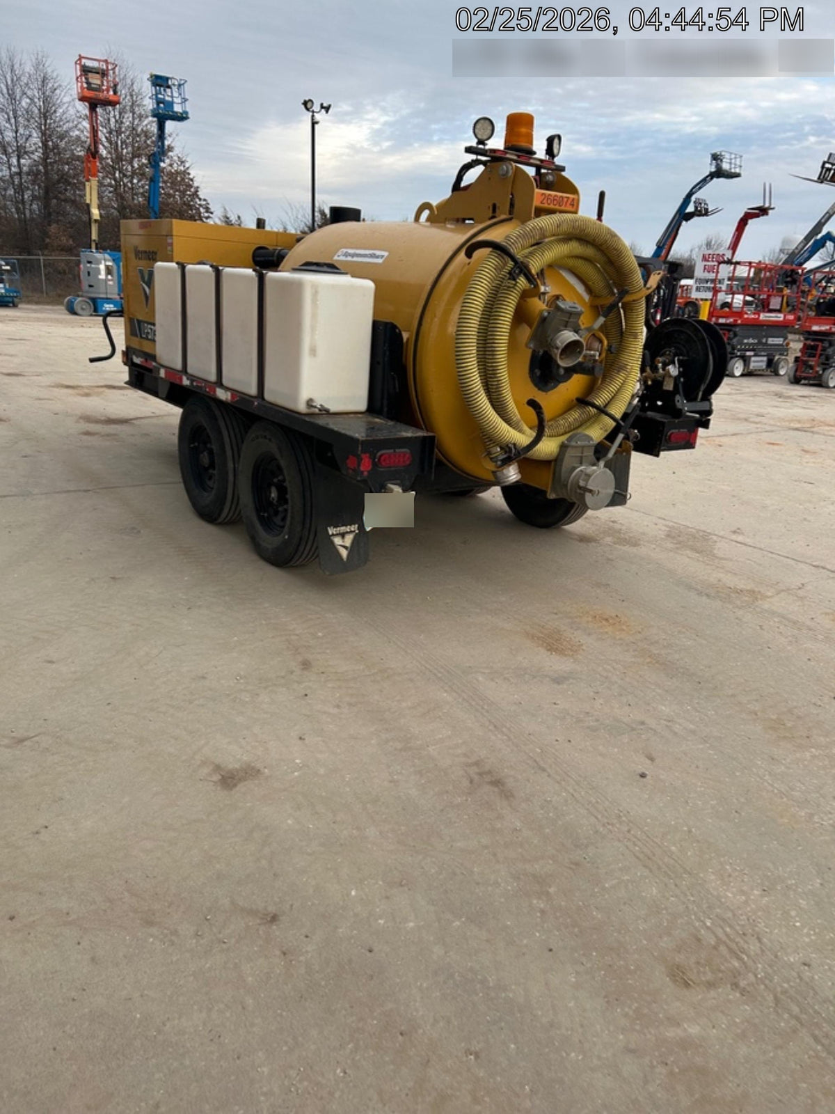 2022 Vac-Tron LP573XDT T4 Koehler Diesel Engine, 500 Gallon Debris Tank, x2 100 Gallon Water Tanks