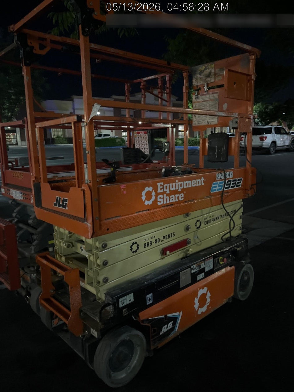 2022 JLG ES1932