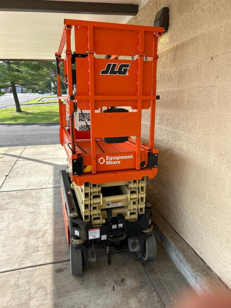 2025 JLG ES1932