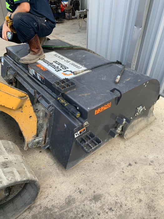 2020 PALADIN Sweepster SB72