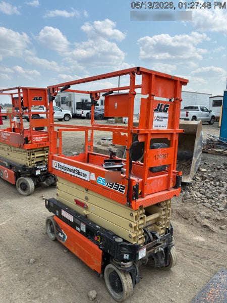 2021 JLG ES1932