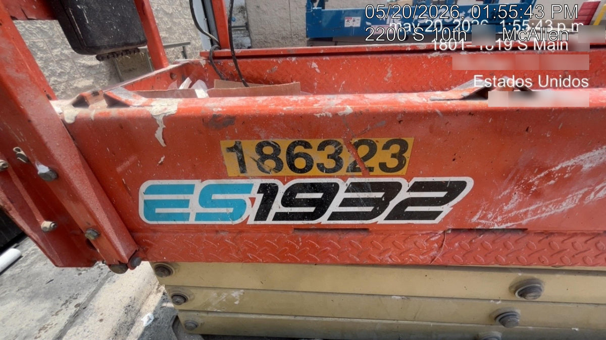 2021 JLG ES1932