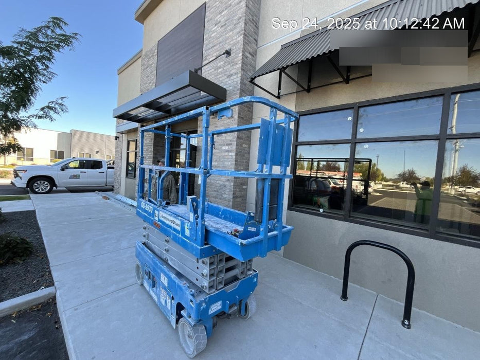 2020 Genie GS-1930 Solid Non Marking Tires, Beacon, Folding rails with half height swing gate, 800W Inverter