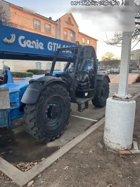 2017 GENIE GTH-1056