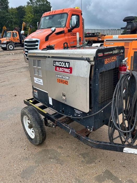 2021 Lincoln Electric Vantage 322 Vantage 322 Ready Pak 3 w/ Decals, ORANGE (includes trailer, cable rack, fender light kit) NO Telematics