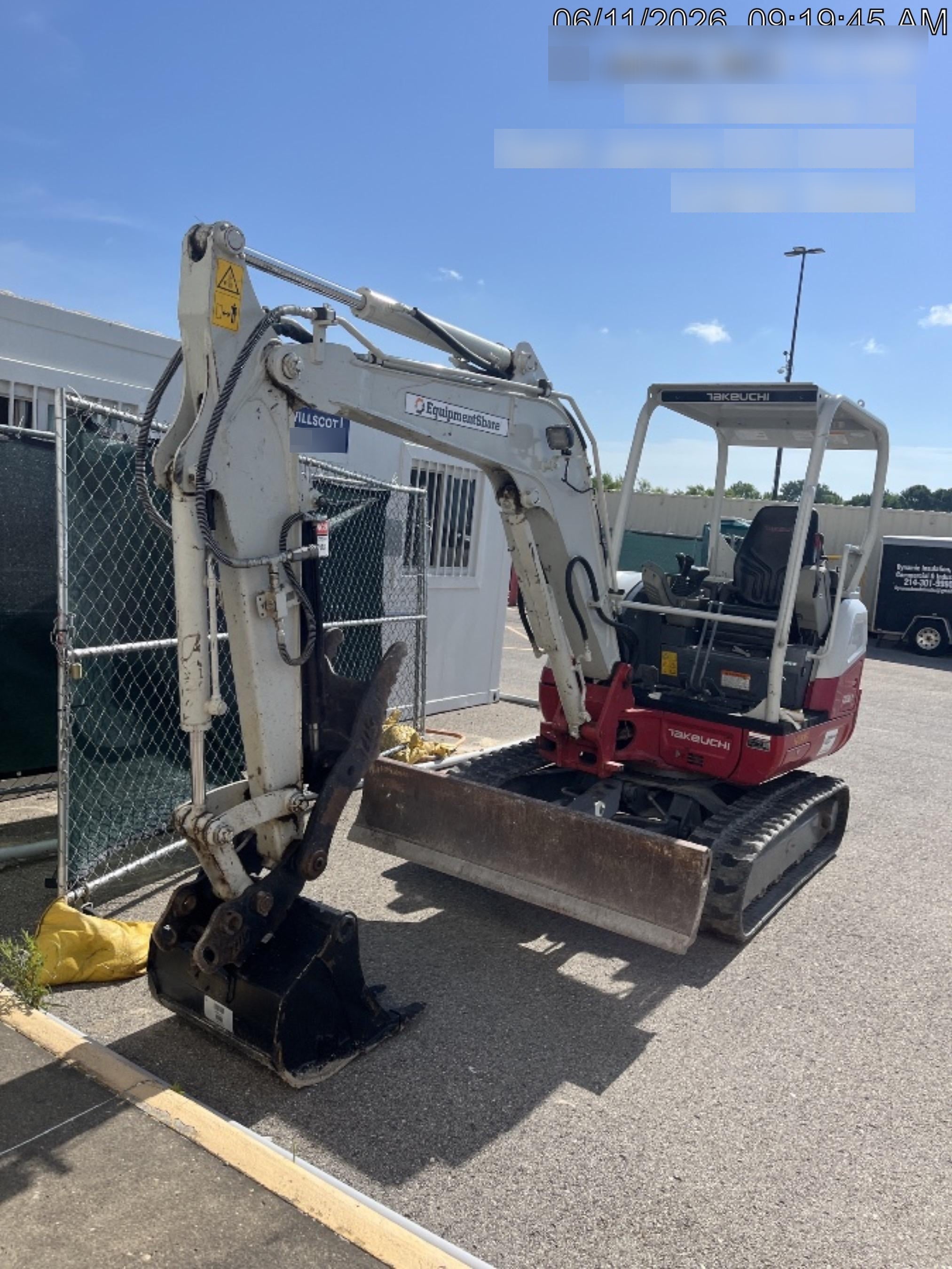 2022 TAKEUCHI TB235-2R