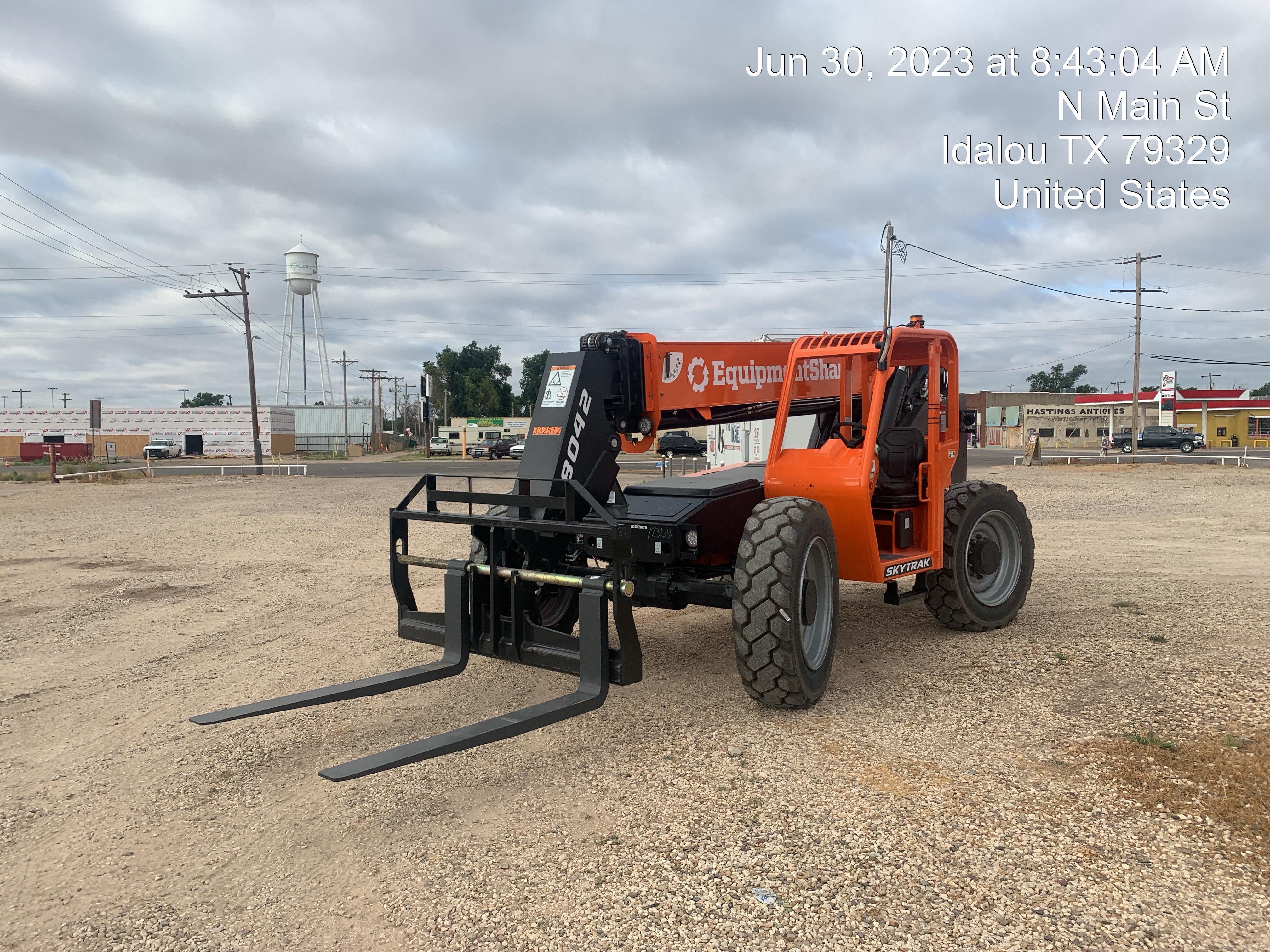 2023 SKYTRAK 8042