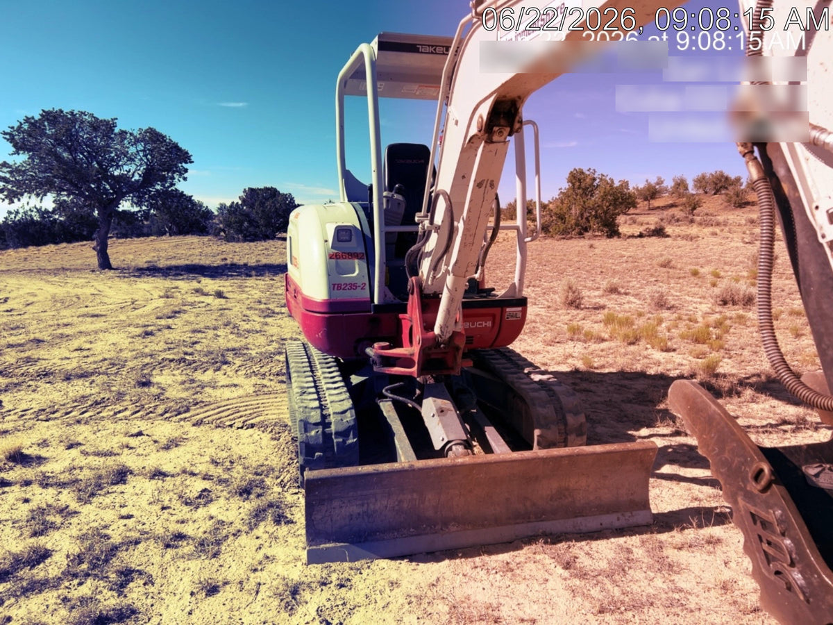2022 TAKEUCHI TB235-2R