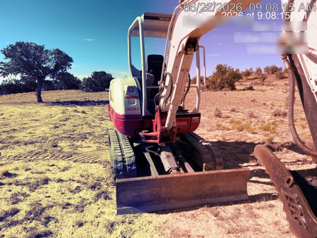 2022 TAKEUCHI TB235-2R