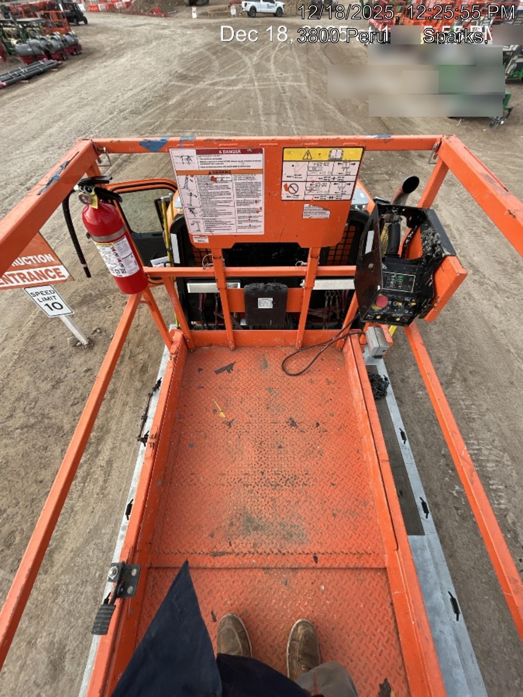 2022 JLG ES3246
