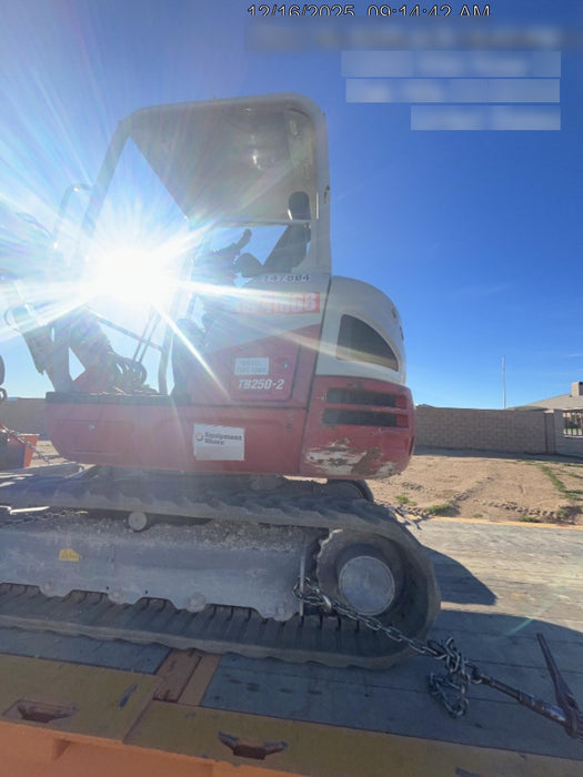 2021 TAKEUCHI TB250-2