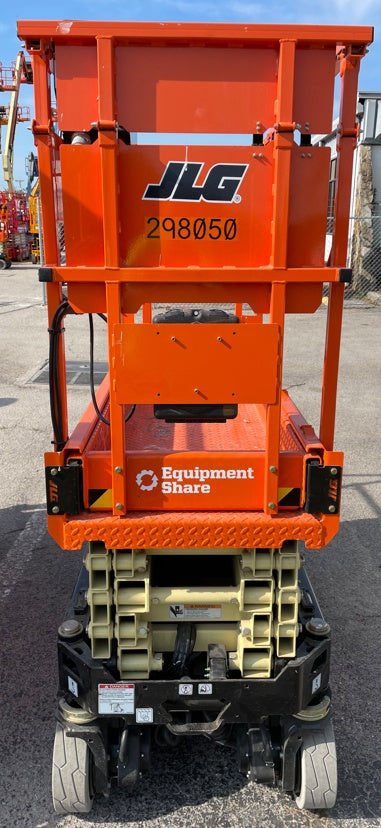 2023 JLG ES1932