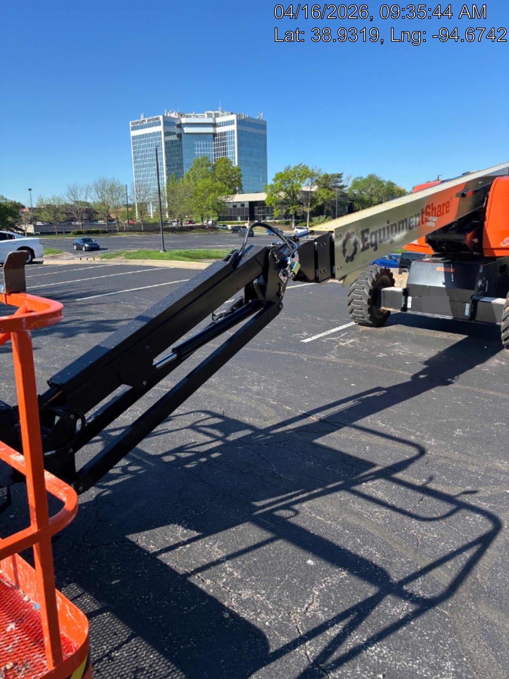2025 JLG 660SJ
