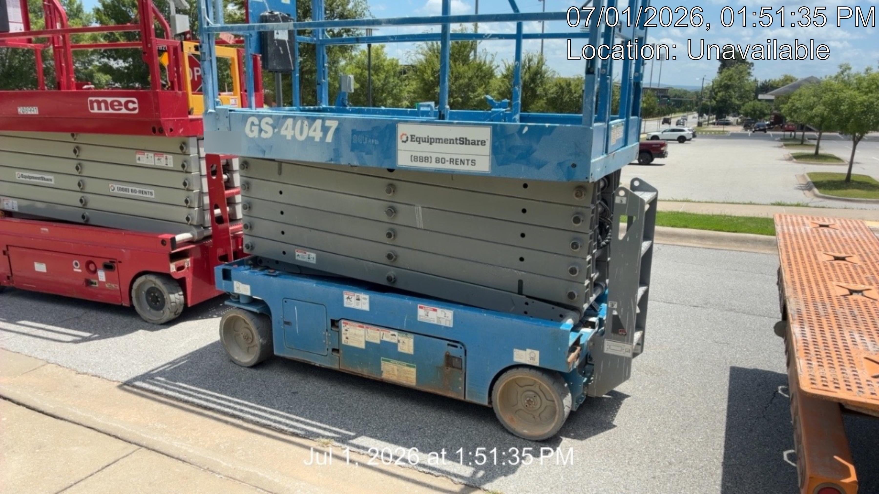 2019 Genie GS-4047 Folding rails with half height swing gate