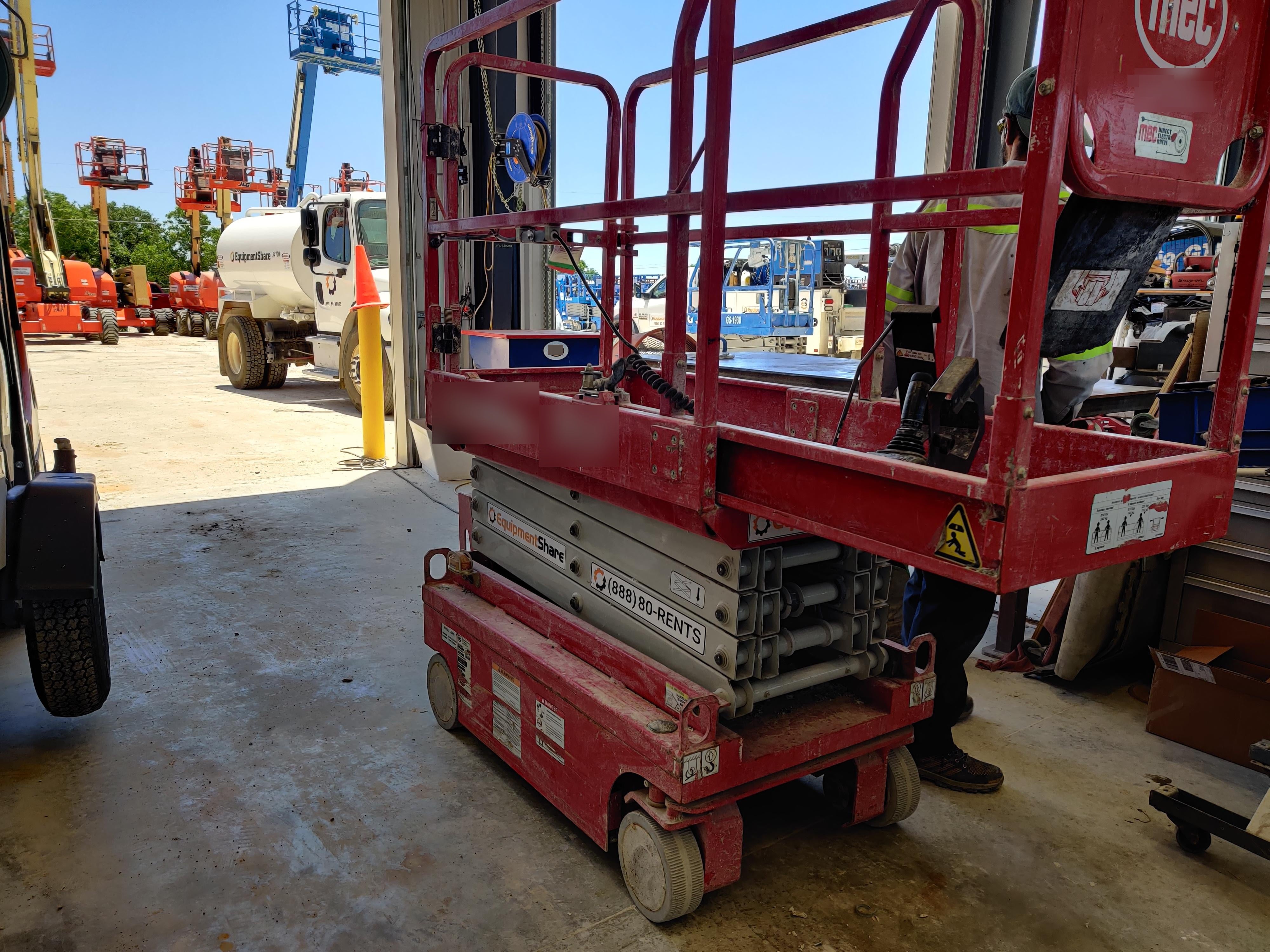 2019 MEC 1330SE MEC 1330SE w/ES Track Hardware, Full Extended 2 Year Warranty