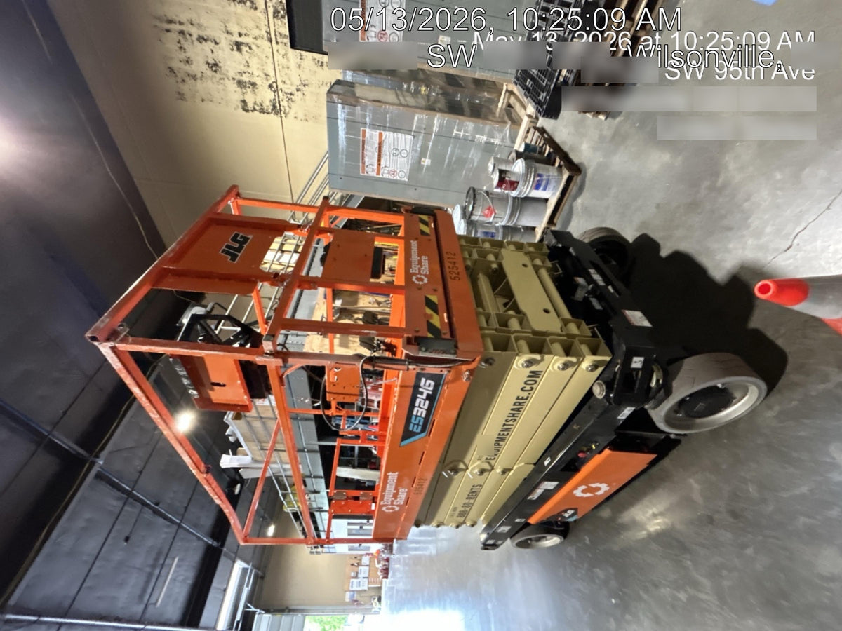 2025 JLG ES3246