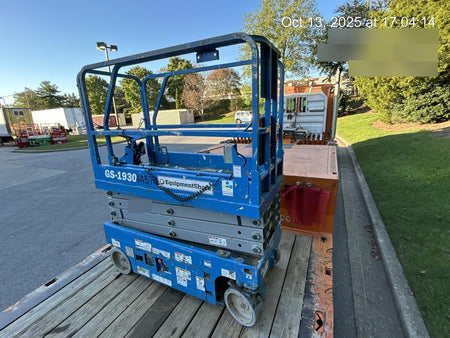 2019 Genie GS-1930 Fixed rails with chain Entry