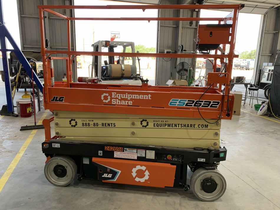 2022 JLG ES2632