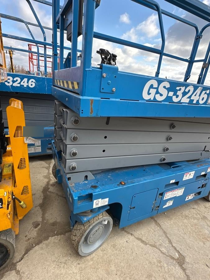 2022 GENIE GS-3246