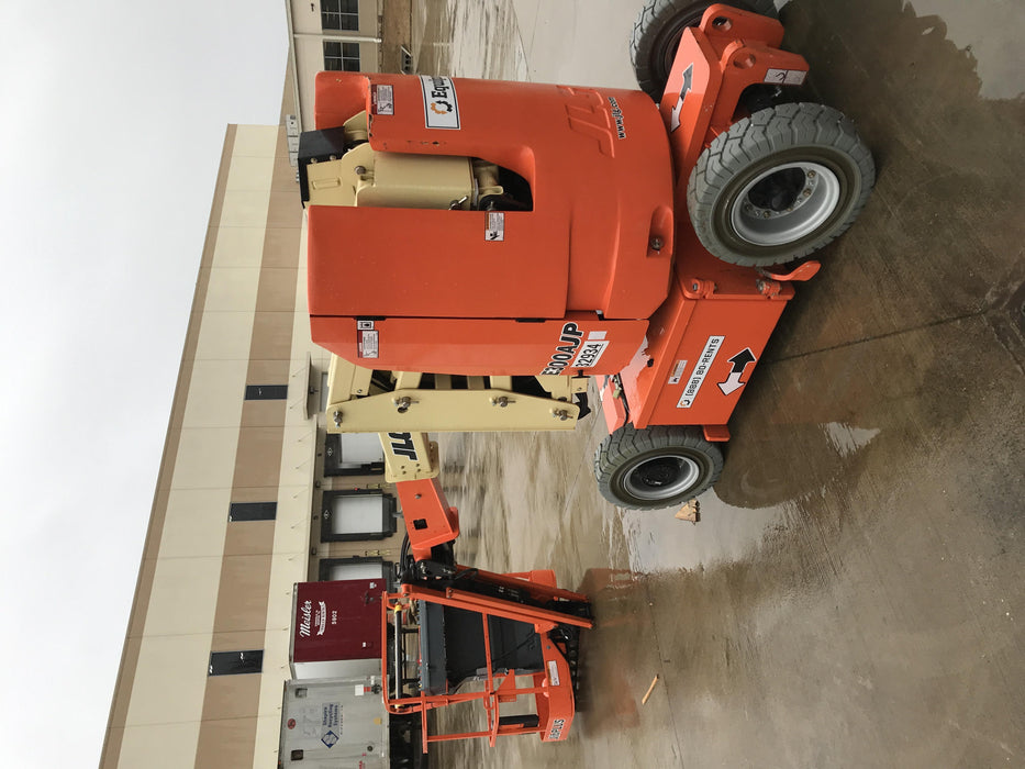 2019 JLG E300AJP