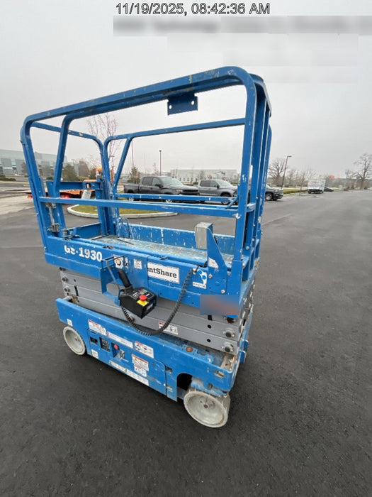 2020 Genie GS-1930 Solid Non Marking Tires, Beacon, Folding rails with half height swing gate
