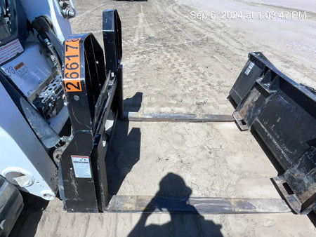 2022 TAKEUCHI 48" Pallet Forks - Takeuchi