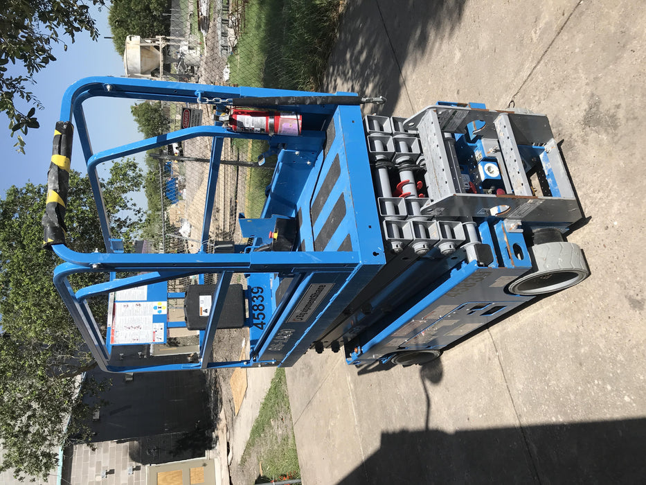 2019 Genie GS-1930 Fixed rails with chain Entry