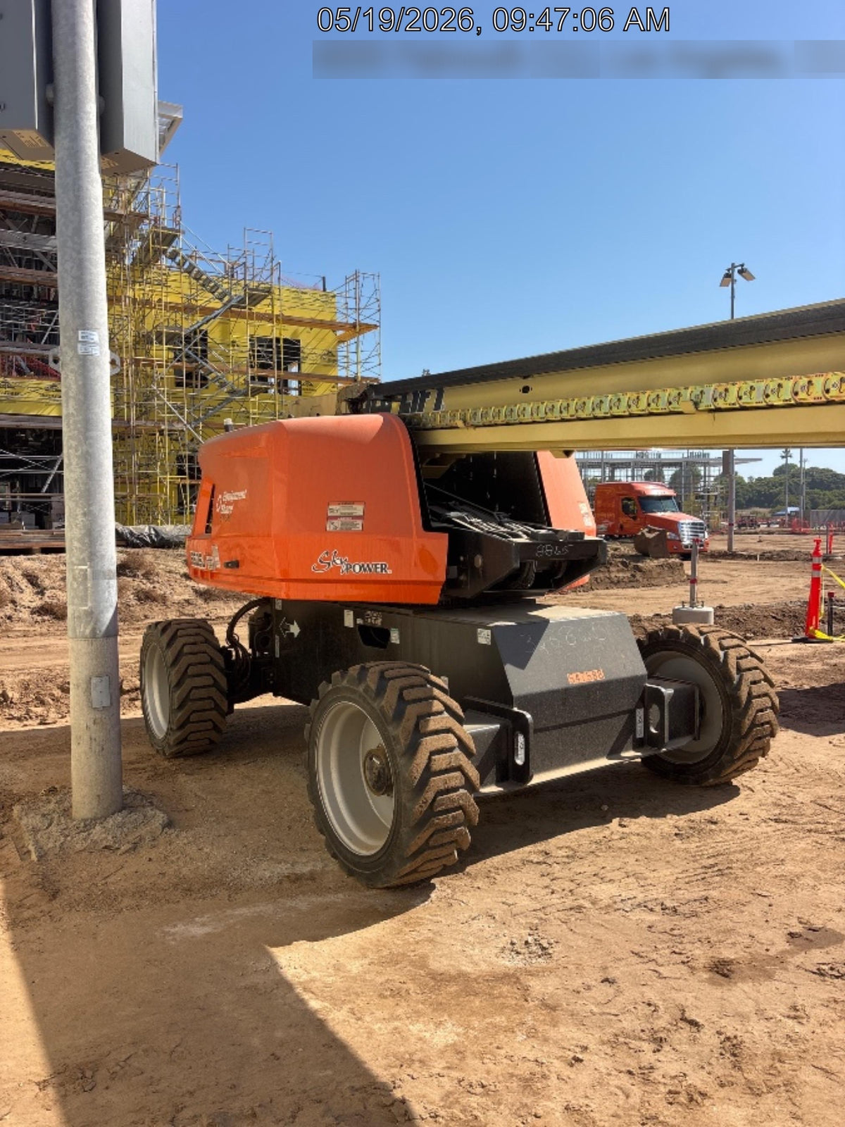 2025 JLG 660SJ