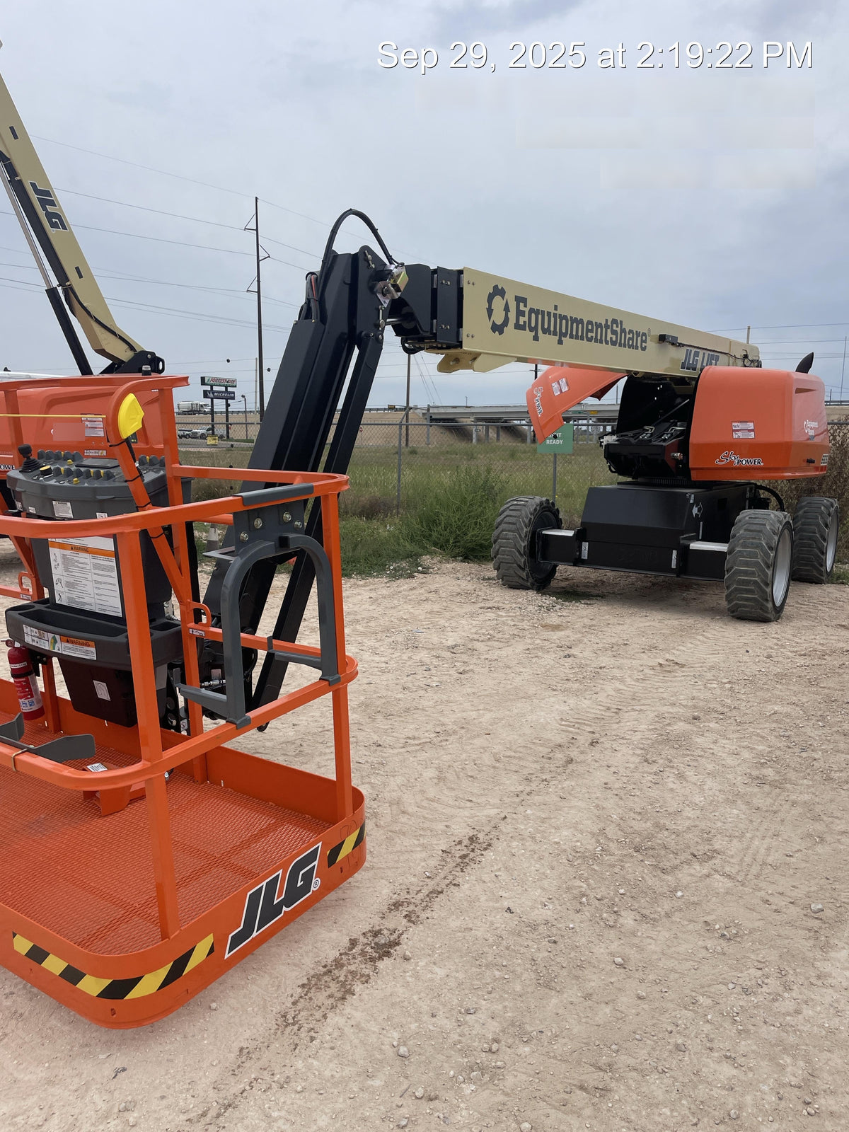 2025 JLG 660SJ