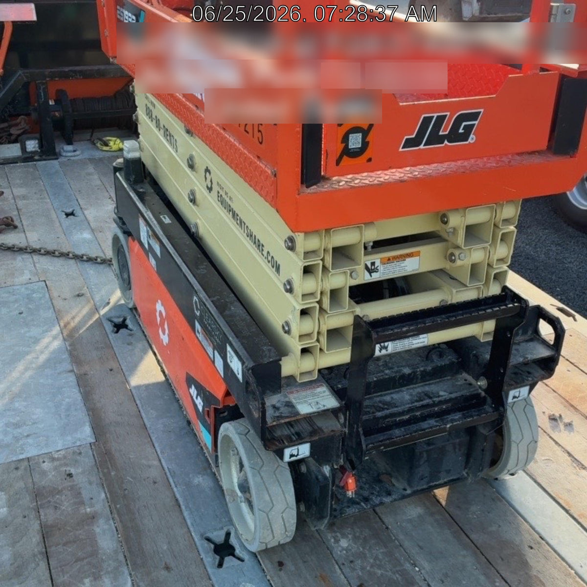 2025 JLG ES1932