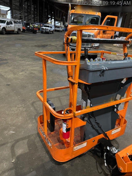 2019 JLG E300AJP