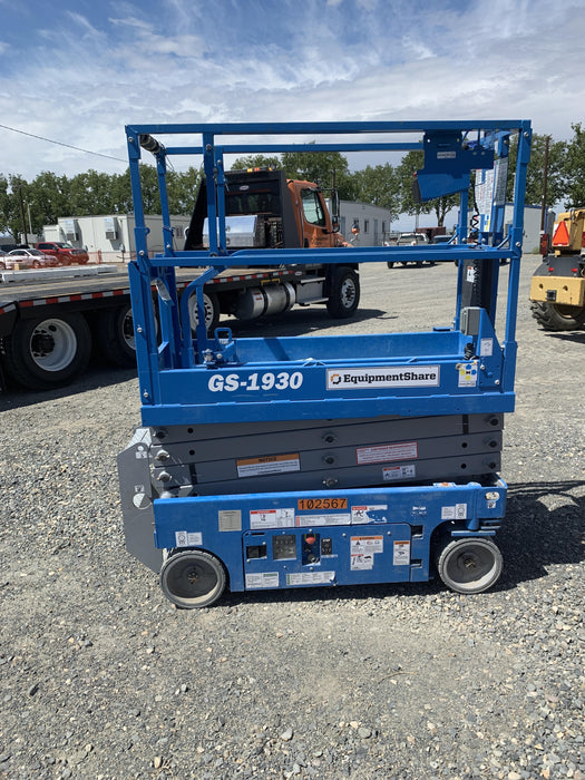 2020 Genie GS-1930 Solid Non Marking Tires, Beacon, Folding rails with half height swing gate, 800W Inverter