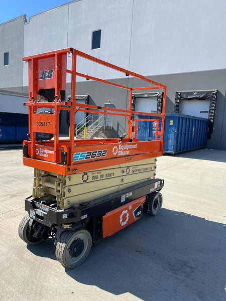 2023 JLG ES2632