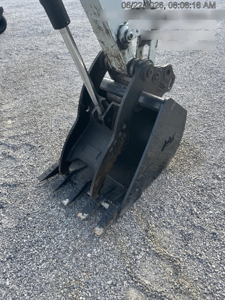 2025 TAKEUCHI 24" Bucket Takeuchi