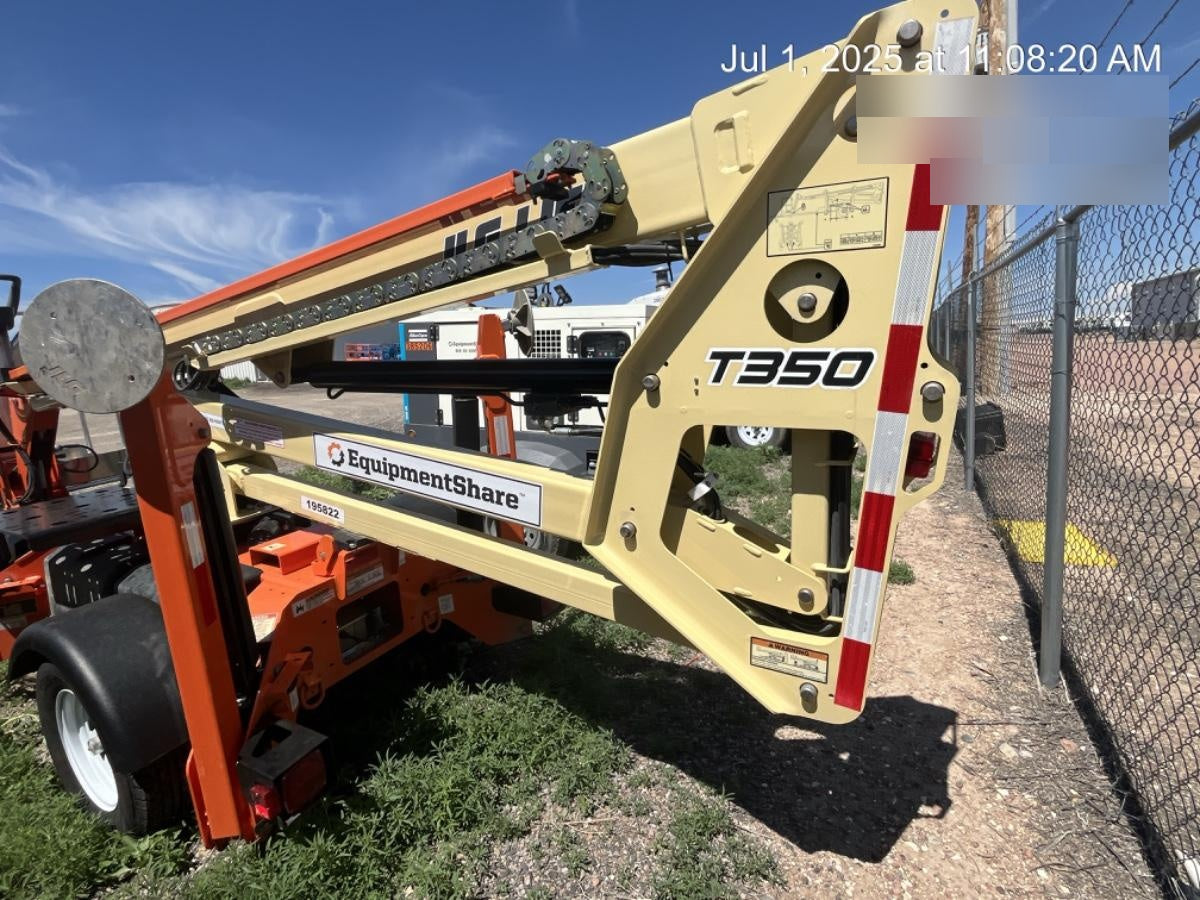 2021 JLG T350