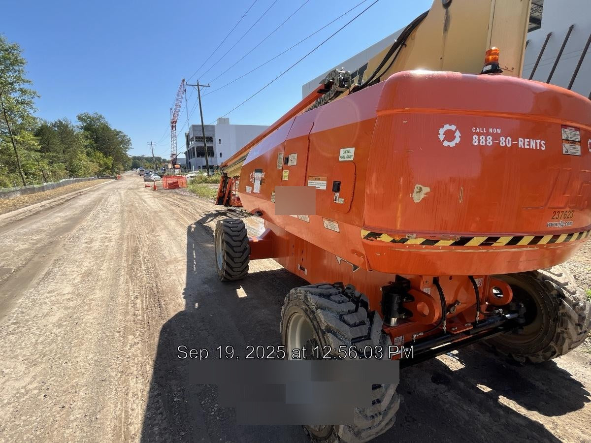2022 JLG 860SJ