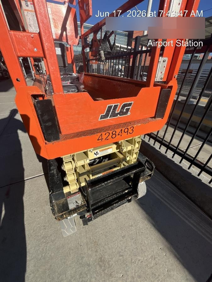 2024 JLG ES1932