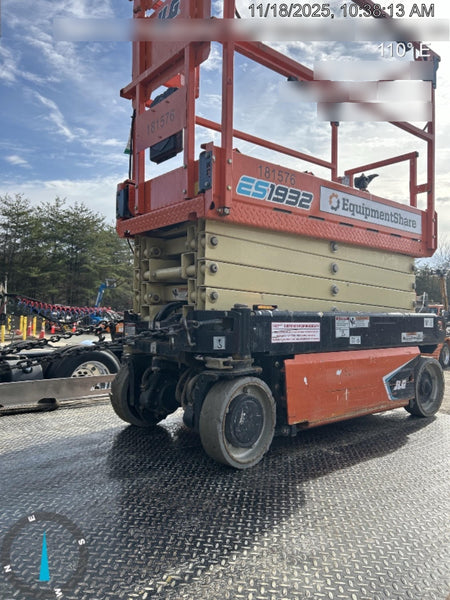 2021 JLG ES1932