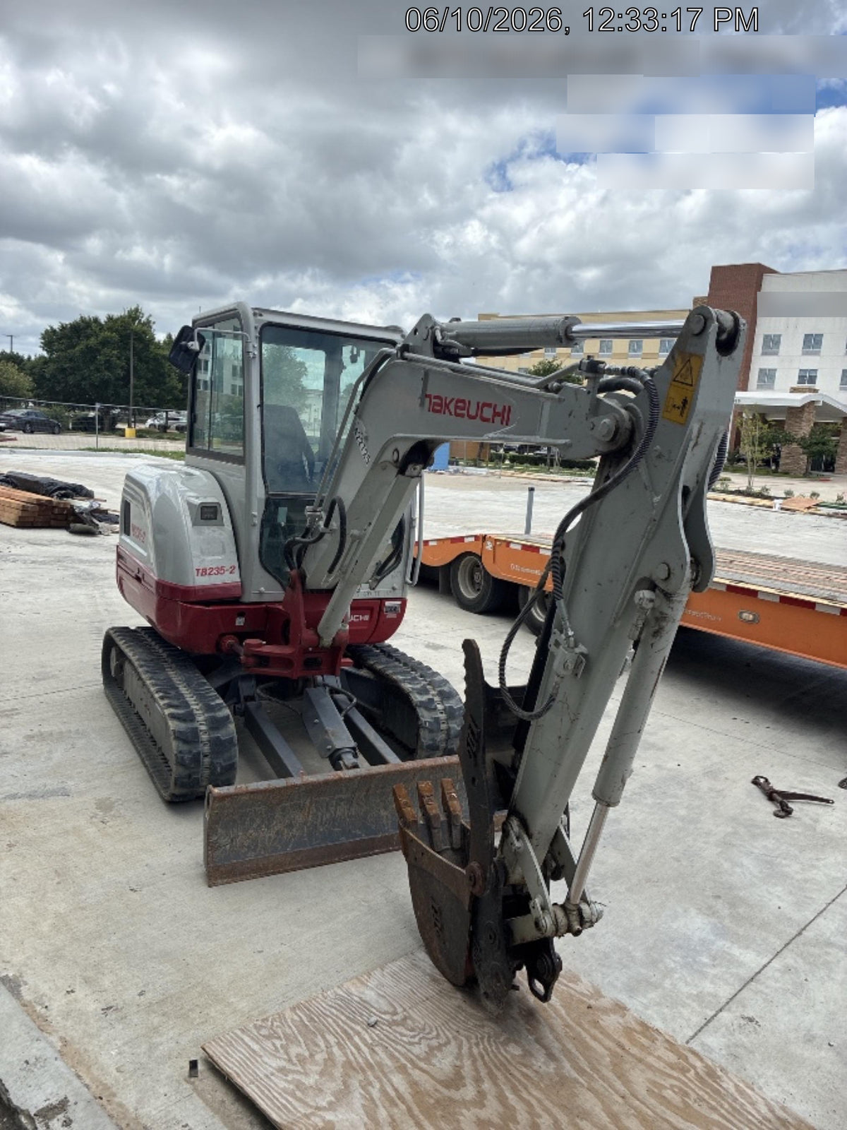 2024 TAKEUCHI TB235-2CR