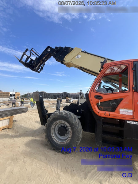 2022 JLG 1075