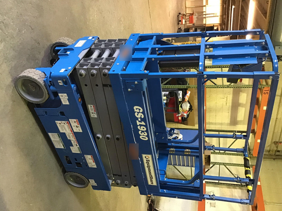 2020 Genie GS-1930 Solid Non Marking Tires, Beacon, Folding rails with half height swing gate, 800W Inverter