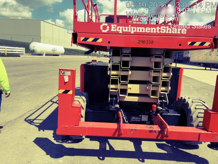 2023 JLG RT4394