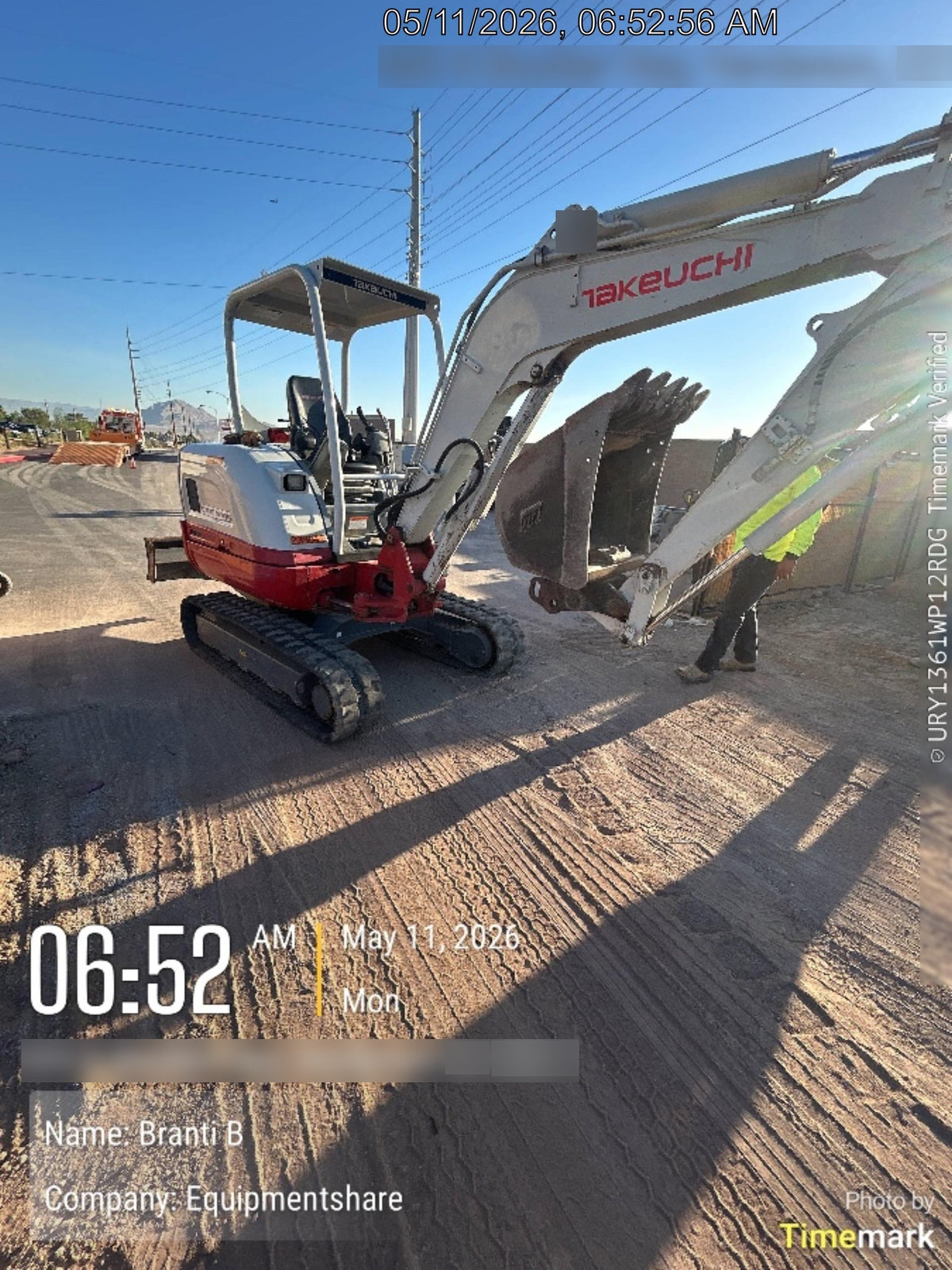 2022 TAKEUCHI TB235-2R